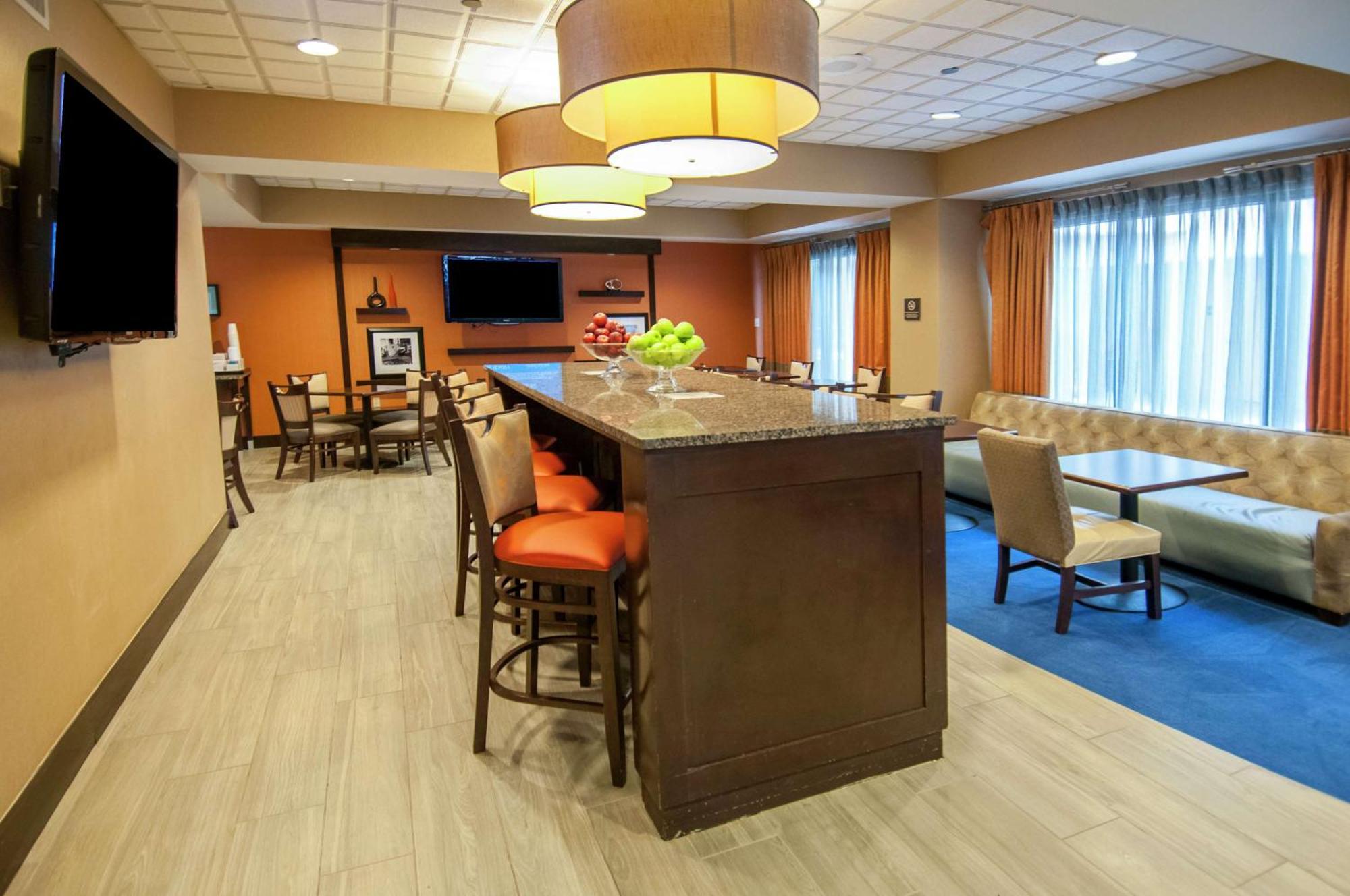 Hampton Hotel